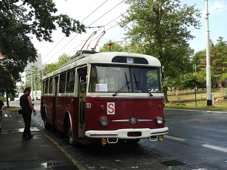 Historický trolejbus Škoda 9Tr